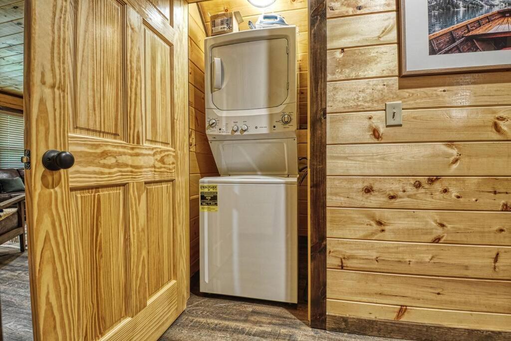 Adventure Retreat/Cabin/Pool+Hot Tub/Game Room+Theater Sevierville Luaran gambar