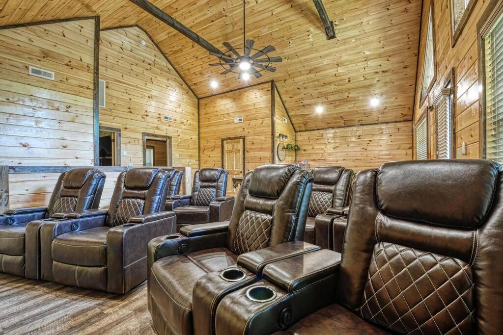 Adventure Retreat/Cabin/Pool+Hot Tub/Game Room+Theater Sevierville Luaran gambar