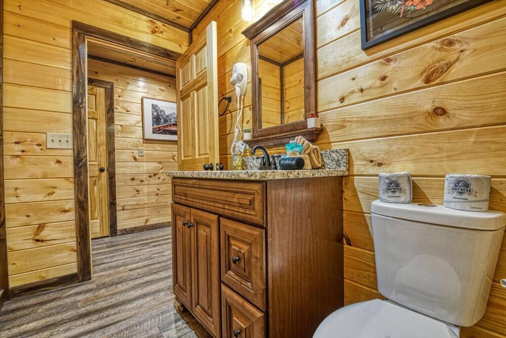 Adventure Retreat/Cabin/Pool+Hot Tub/Game Room+Theater Sevierville Luaran gambar