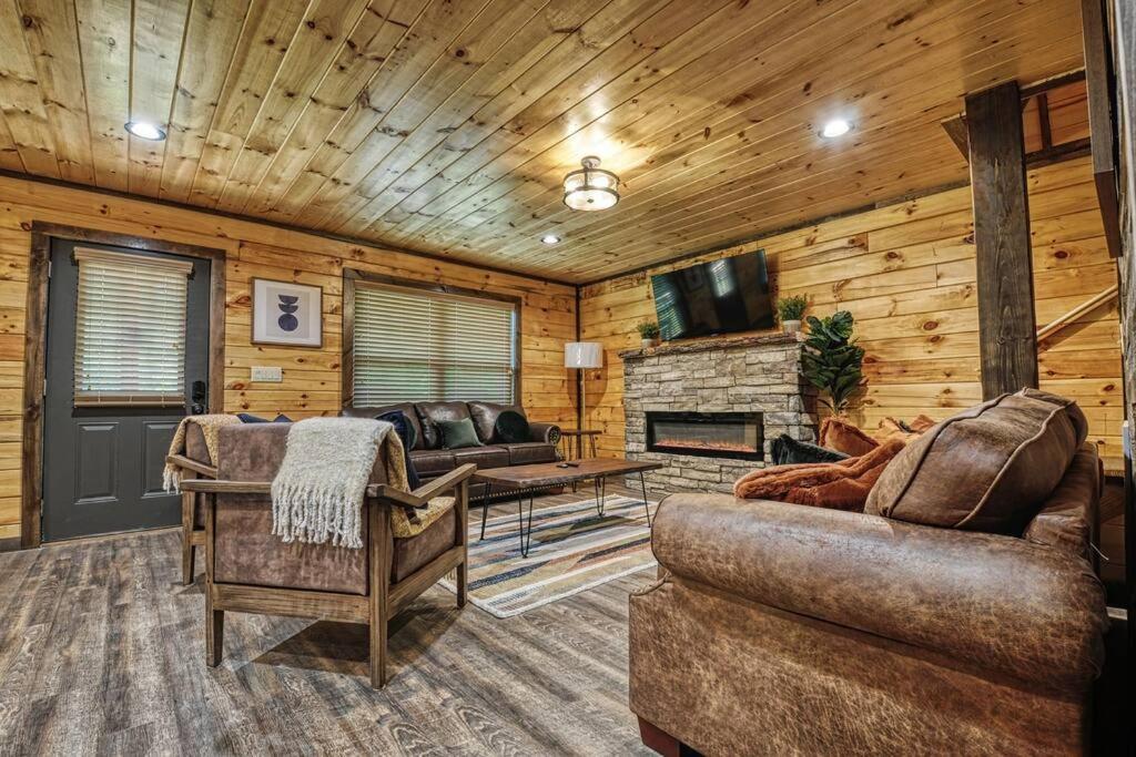 Adventure Retreat/Cabin/Pool+Hot Tub/Game Room+Theater Sevierville Luaran gambar