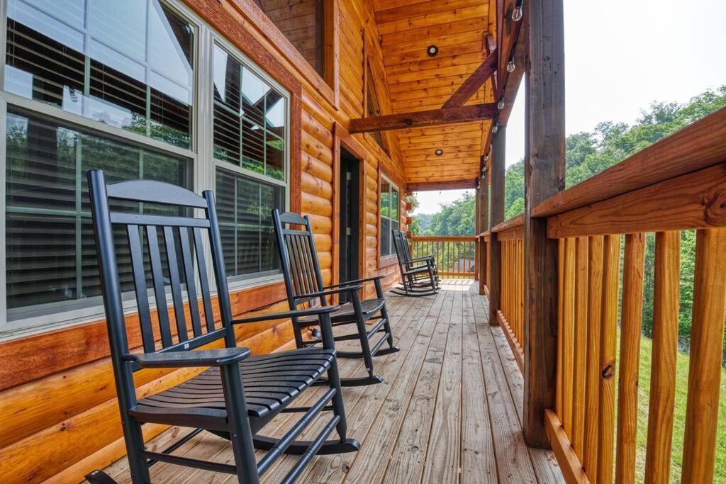Adventure Retreat/Cabin/Pool+Hot Tub/Game Room+Theater Sevierville Luaran gambar