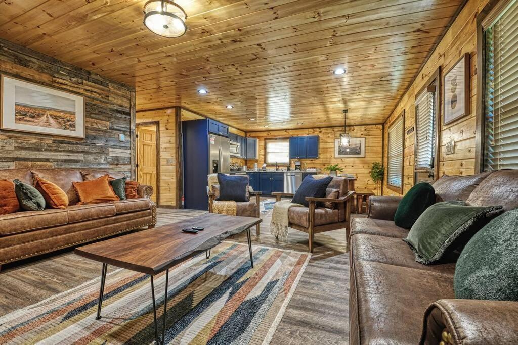 Adventure Retreat/Cabin/Pool+Hot Tub/Game Room+Theater Sevierville Luaran gambar