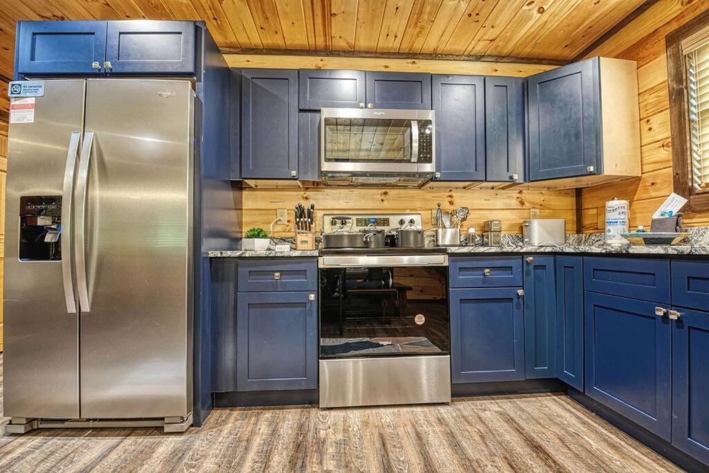 Adventure Retreat/Cabin/Pool+Hot Tub/Game Room+Theater Sevierville Luaran gambar