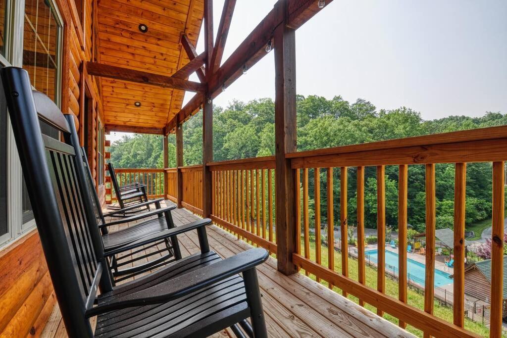 Adventure Retreat/Cabin/Pool+Hot Tub/Game Room+Theater Sevierville Luaran gambar