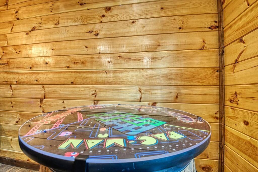 Adventure Retreat/Cabin/Pool+Hot Tub/Game Room+Theater Sevierville Luaran gambar
