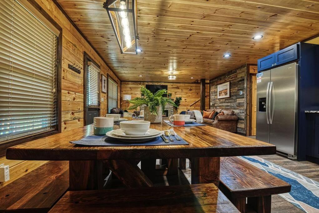 Adventure Retreat/Cabin/Pool+Hot Tub/Game Room+Theater Sevierville Luaran gambar