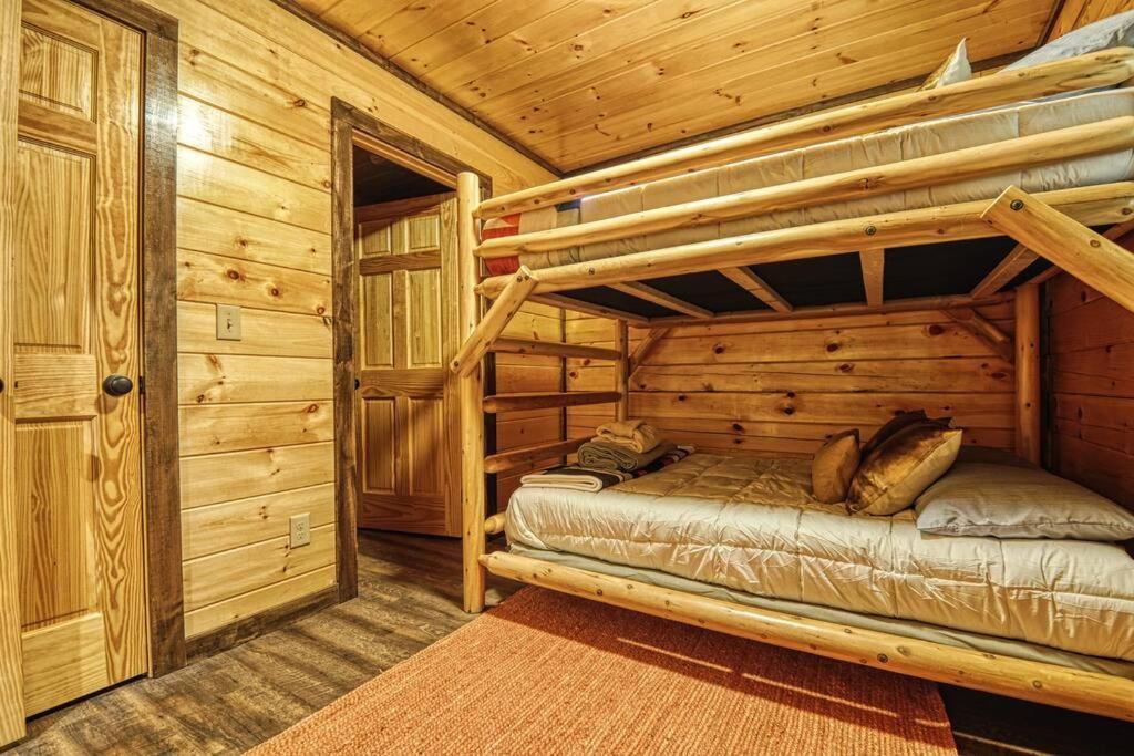 Adventure Retreat/Cabin/Pool+Hot Tub/Game Room+Theater Sevierville Luaran gambar