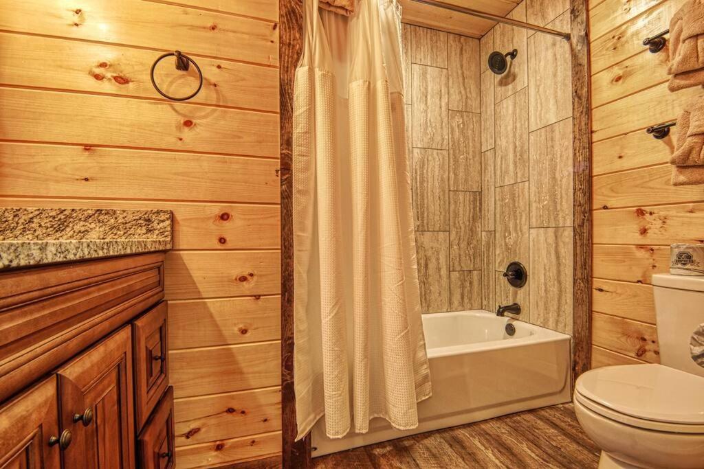 Adventure Retreat/Cabin/Pool+Hot Tub/Game Room+Theater Sevierville Luaran gambar
