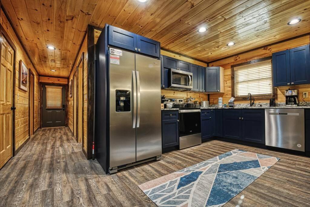 Adventure Retreat/Cabin/Pool+Hot Tub/Game Room+Theater Sevierville Luaran gambar