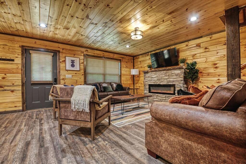 Adventure Retreat/Cabin/Pool+Hot Tub/Game Room+Theater Sevierville Luaran gambar