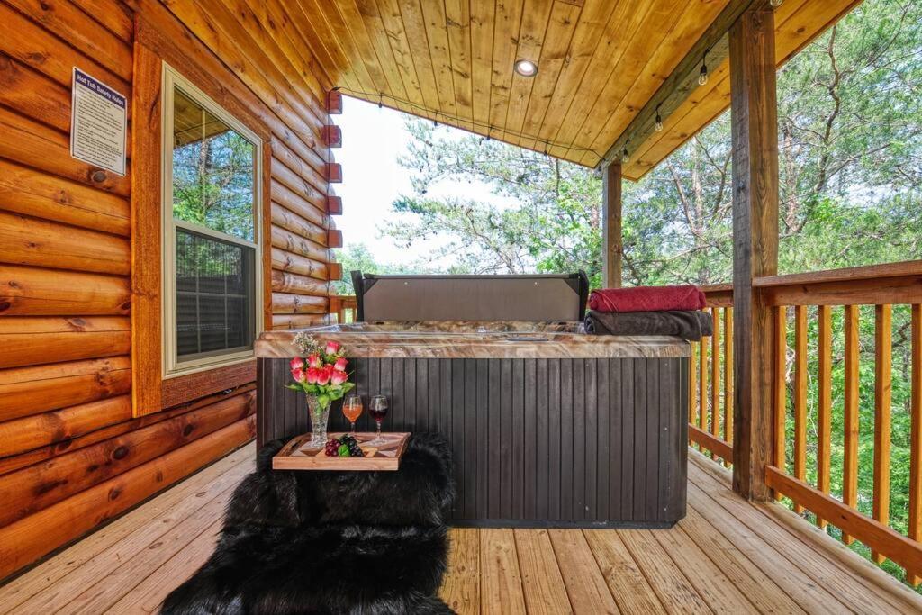 Adventure Retreat/Cabin/Pool+Hot Tub/Game Room+Theater Sevierville Luaran gambar