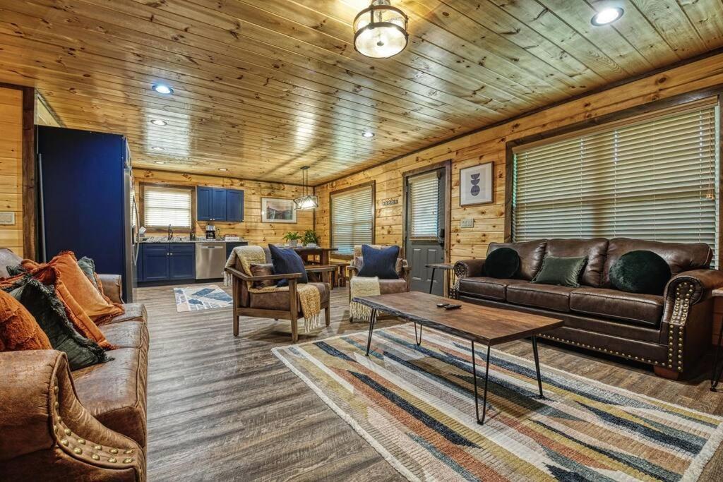 Adventure Retreat/Cabin/Pool+Hot Tub/Game Room+Theater Sevierville Luaran gambar