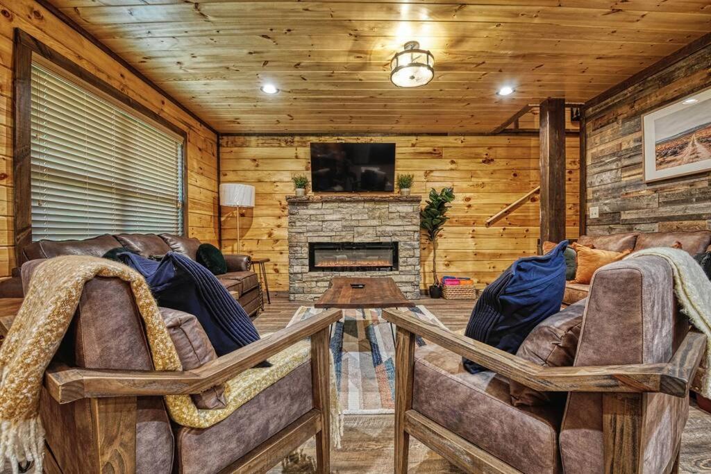 Adventure Retreat/Cabin/Pool+Hot Tub/Game Room+Theater Sevierville Luaran gambar
