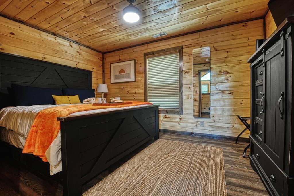 Adventure Retreat/Cabin/Pool+Hot Tub/Game Room+Theater Sevierville Luaran gambar